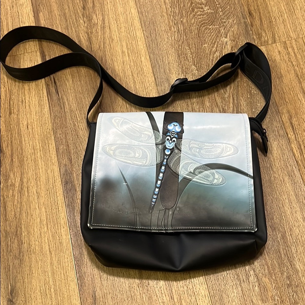 🥳Black Dragonfly Design women’s  Bag